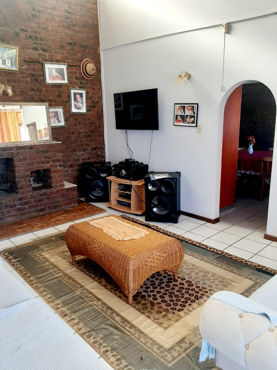 5 Bedroom Property for Sale in Amalinda Eastern Cape
